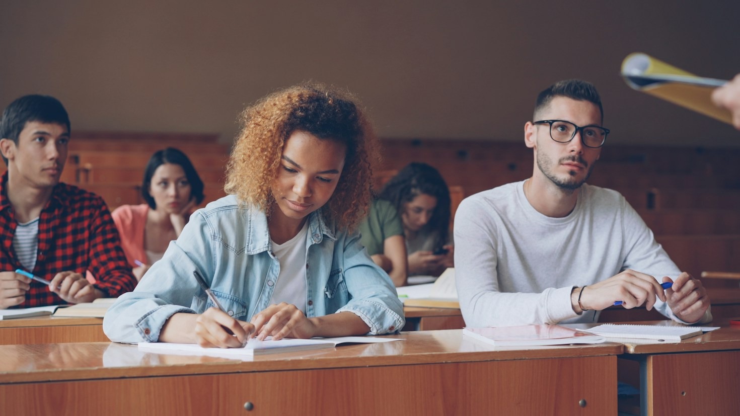 Finanční gramotnost pro studenty: Jak ušetřit na kolejích